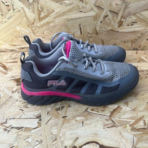 FILA Girls Diskize 2 Grey And Pink Sneakers Size US 2 Barely Worn - Picture 1 of 6